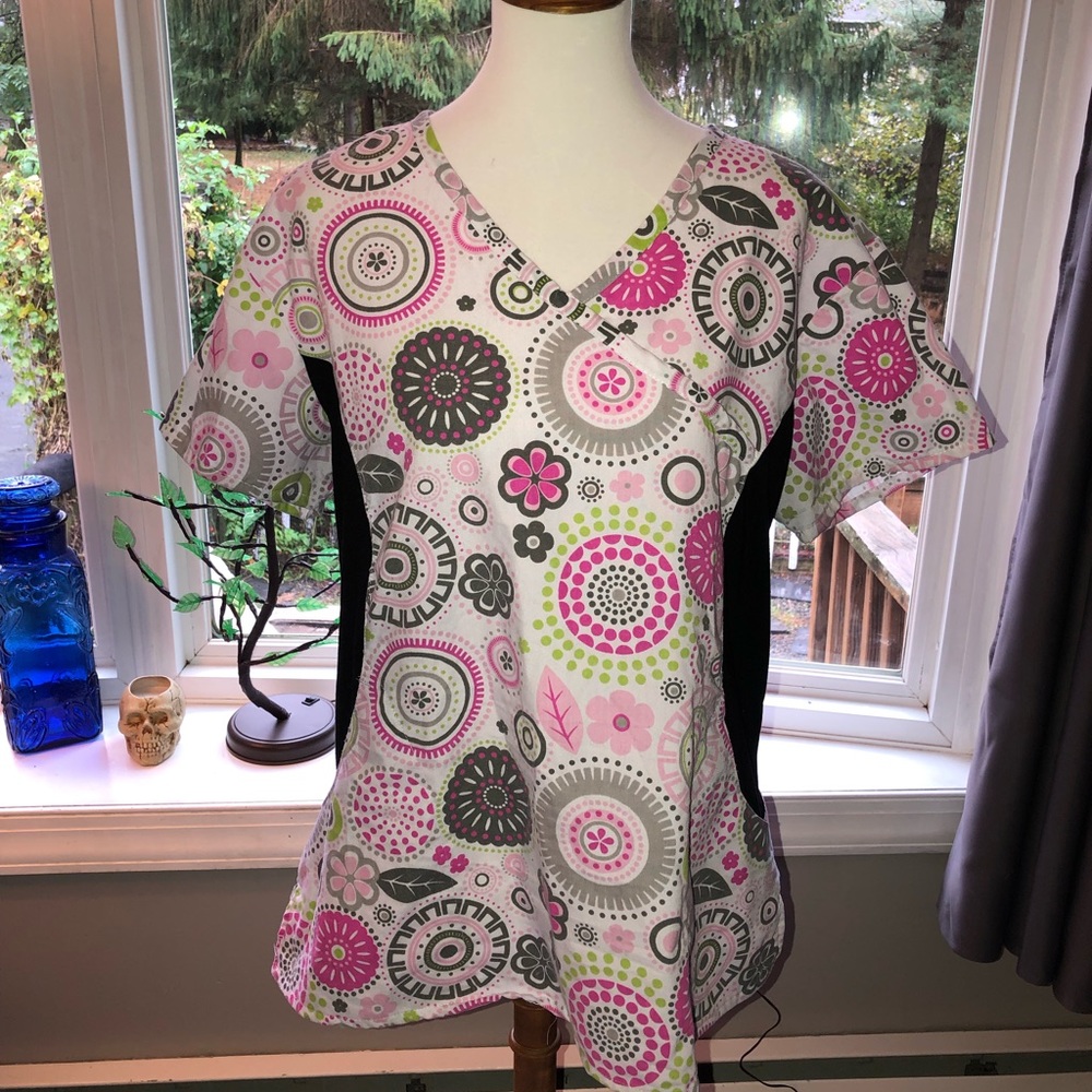 Cute Scrub Top Size XL ~BUNDLE & SAVE~